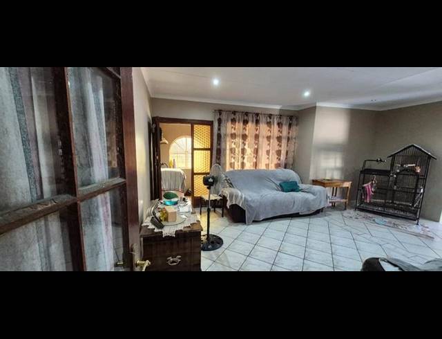 3 BEDROOM HOUSE FOR SALE IN VAN DYK PARK